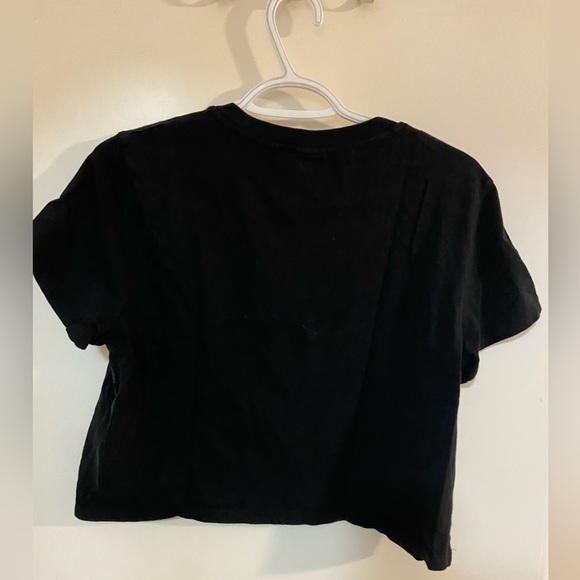 Levi’s cropped black tee - Picture 3 of 3